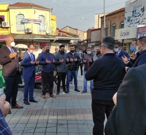 Dükkanlar Esnaf Duası İle Açıldı